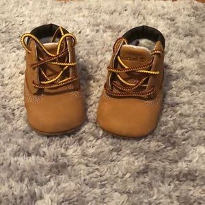 NEWBORN TIMBERLAND CRIB SHOES, LIKE NEW!